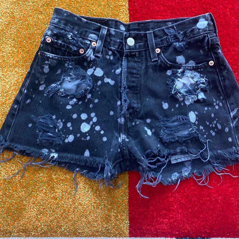 Levi’s black acid washed high waisted shorts size 29